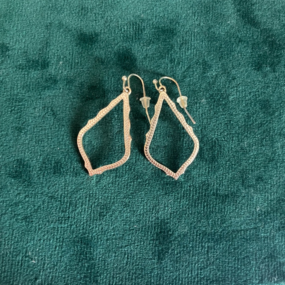 Kendra Scott Sophia drop earrings gold